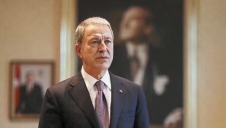 Χουλουσί Ακάρ: «Οι Τούρκοι στρατιώτες μπορούν να κολυμπήσουν μέχρι το Καστελόριζο» – Νέες προκλητικές δηλώσεις κατά Ελλάδας και Κύπρου