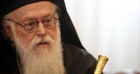 Θλίψη για την Κοίμηση του Αρχιεπισκόπου Αλβανίας Αναστασίου: Μια Ζωή Αφιερωμένη στην Εκκλησία και την Ειρήνη