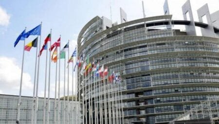 Ο Όρμπαν προειδοποιεί για την ΜΚΟ του Σόρος αναζητεί χρήματα στις Βρυξέλλες