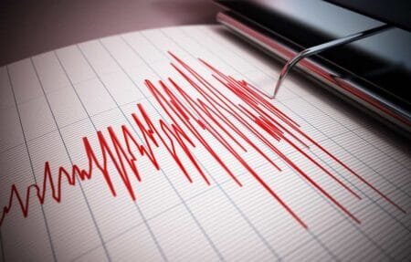 Ισχυρός Σεισμός 7,7 Ρίχτερ Πλήττει τη Μιανμάρ: Καταρρεύσεις Κτιρίων και Φόβοι για Πολλούς Νεκρούς (Βίντεο)