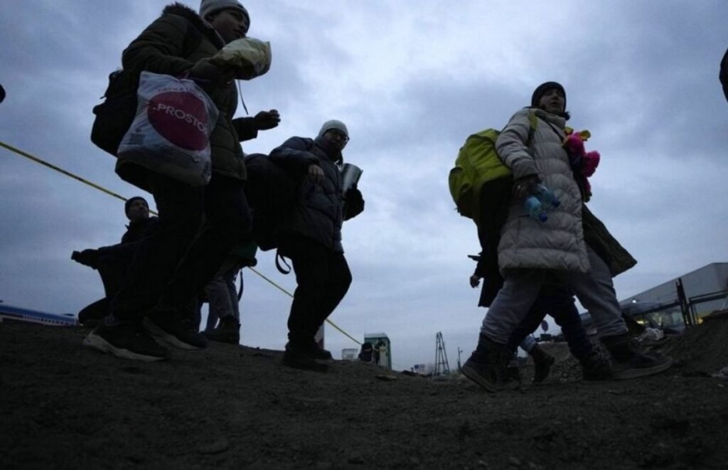 Η υποστήριξη προς τους Ουκρανούς πρόσφυγες στην Πολωνία συνεχίζει να μειώνεται σημαντικά – Δημοσκόπηση