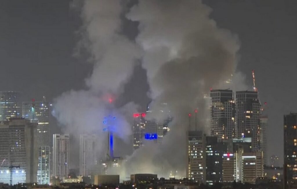 Έκτη Ημέρα Πυραυλικών Επιθέσεων από το Ιράν στο Ισραήλ – Στο Στόχαστρο Τελ Αβίβ και Στρατηγικές Υποδομές