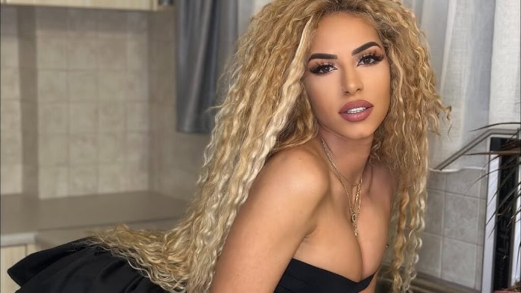 Η Αναστασία Γιούσεφ… άναψε φωτιές στη Μύκονο – Πόζαρε με χρυσό μπικίνι και «έσπασε» το mykonoslive.tv