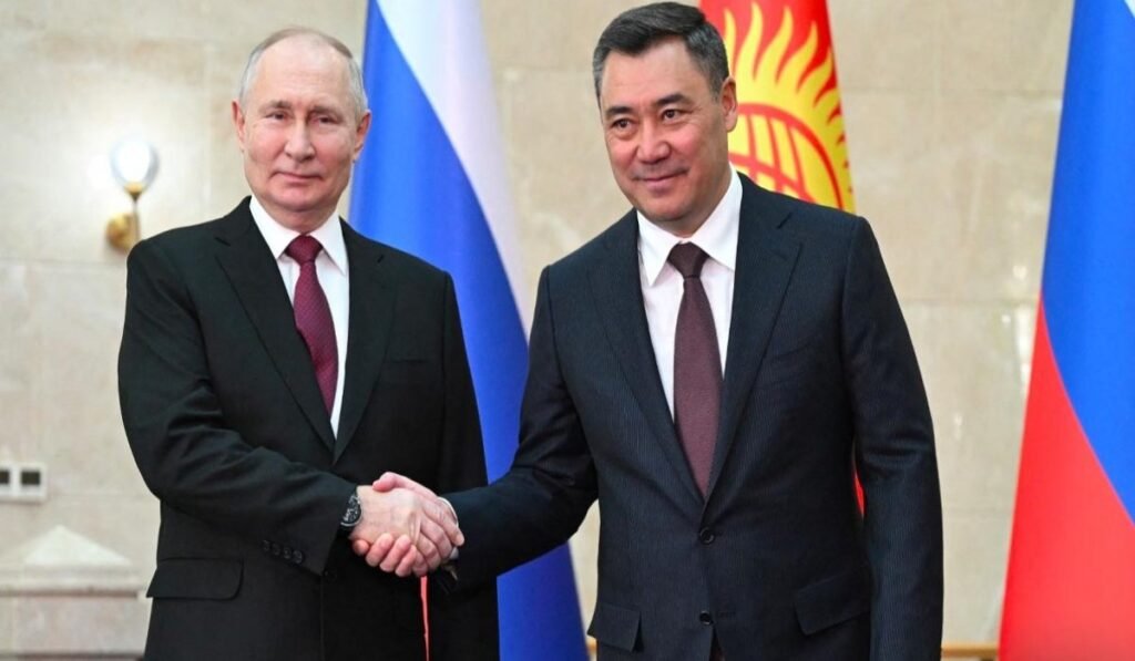 Πούτιν – Τζαπάροφ: Νέες συμφωνίες για εμπόριο και ενέργεια στο Μπισκέκ
