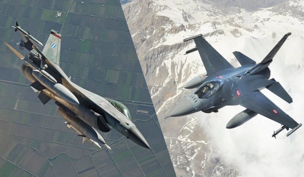 Δύο μαχητικά αεροσκάφη πετούν πάνω από βουνά