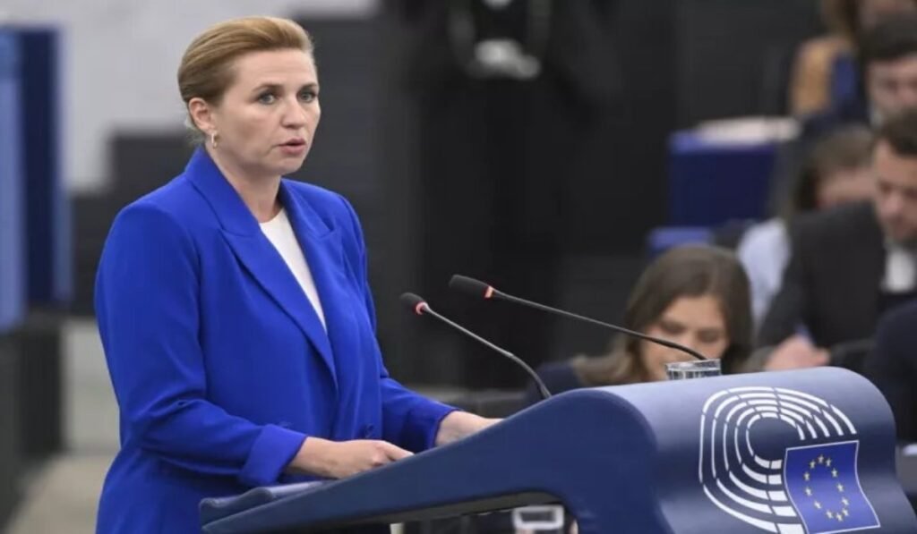 Γροιλανδία: Ευρωπαϊκή κινητοποίηση στο Νουούκ μετά την υποχώρηση Τραμπ – Το νέο γεωπολιτικό μέτωπο στην Αρκτική Γυναίκα μιλά σε συνεδρίαση του Ευρωπαϊκού Κοινοβουλίου