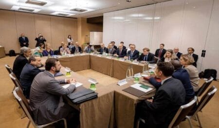 ΗΠΑ–Ιράν: Διαπραγματεύσεις, Στρατιωτικά Σενάρια και η Στρατηγική Τραμπ για το Πυρηνικό Πρόγραμμα της Τεχεράνης Συνάντηση στον Λευκό Οίκο
