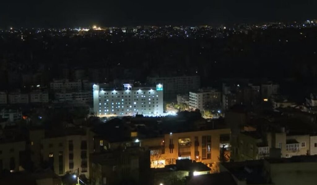 Εγκαταστάσεις διυλιστηρίου στη Χάιφα μετά από πυραυλική επίθεση