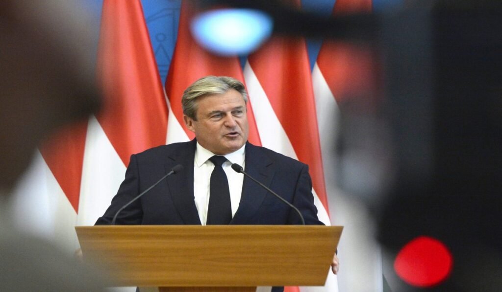 Ο Istvan Kapitany Μπορεί να Επιτύχει στην Ουγγαρία Όπου ο George Soros Απέτυχε Istvan Kapitany