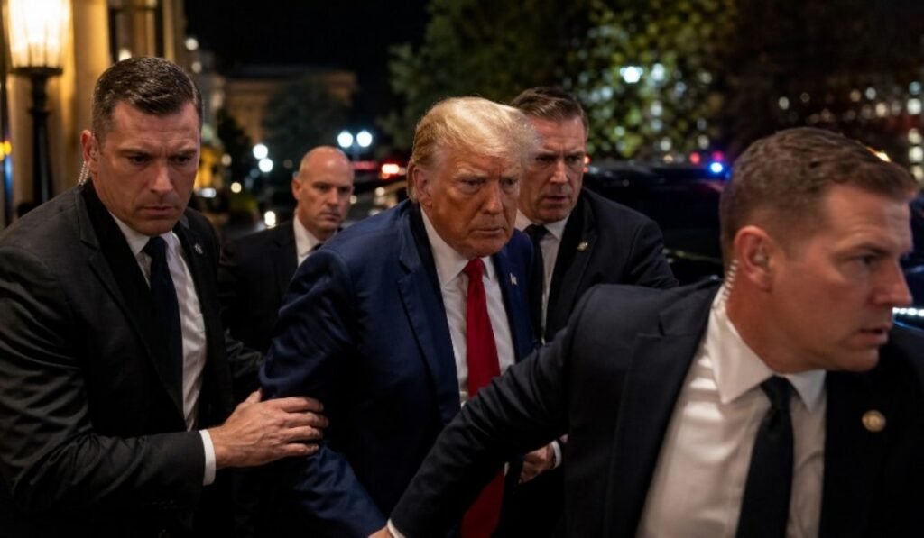 Ο Ντόναλντ Τραμπ απομακρύνεται από τη Secret Service